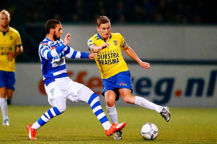 令塔的角色 令塔的角色